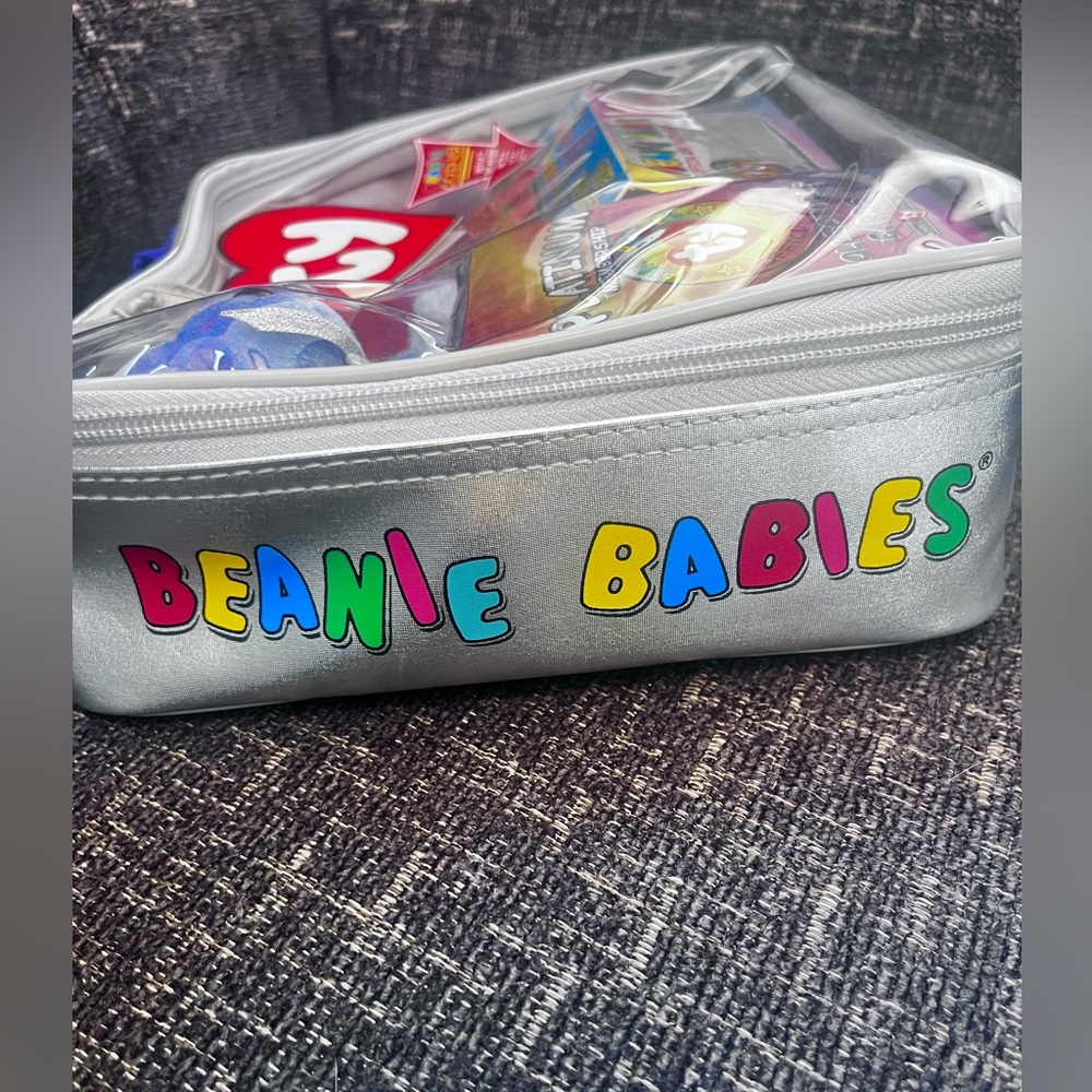 Ty beanie baby collector kit. Never opened - Picture 2 of 9